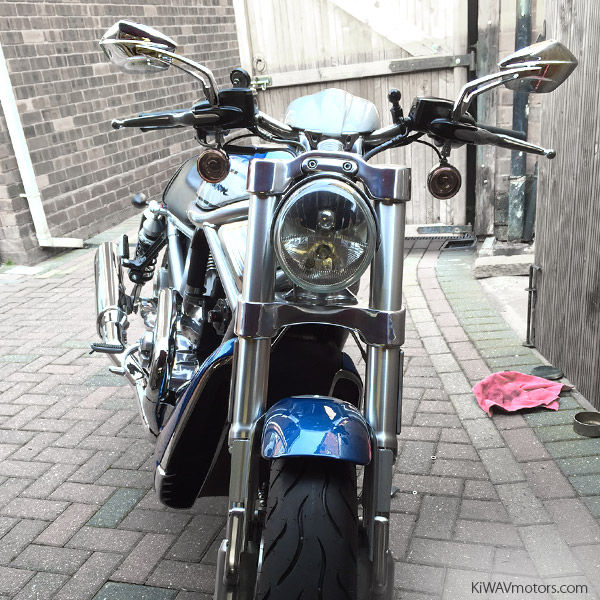 Harley-Davidson VRod with KiWAV Palm Mirrors