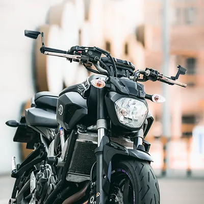 Leap motorcycle mirrors on a Yamaha