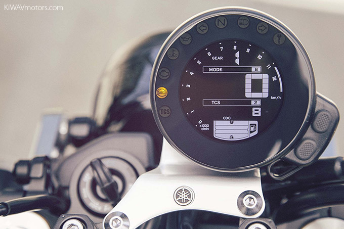 Yamaha XSR900 Digital tachometer and speedometer - KiWAVmotors