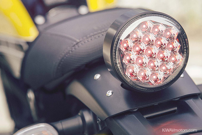 Yamaha XSR900 Digital tachometer and speedometer - KiWAVmotors